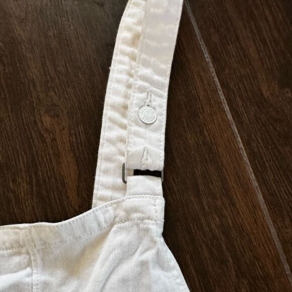 👖✨ Denizen from Levi’s White Distressed Denim Shortalls ✨👖sz M - Picture 6 of 9